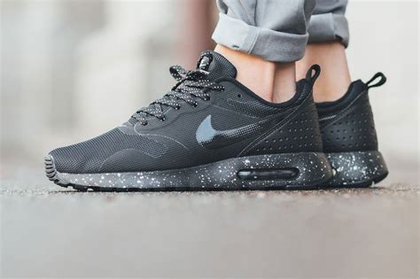 nike tavas schwarz sale|nike air max tavas black.